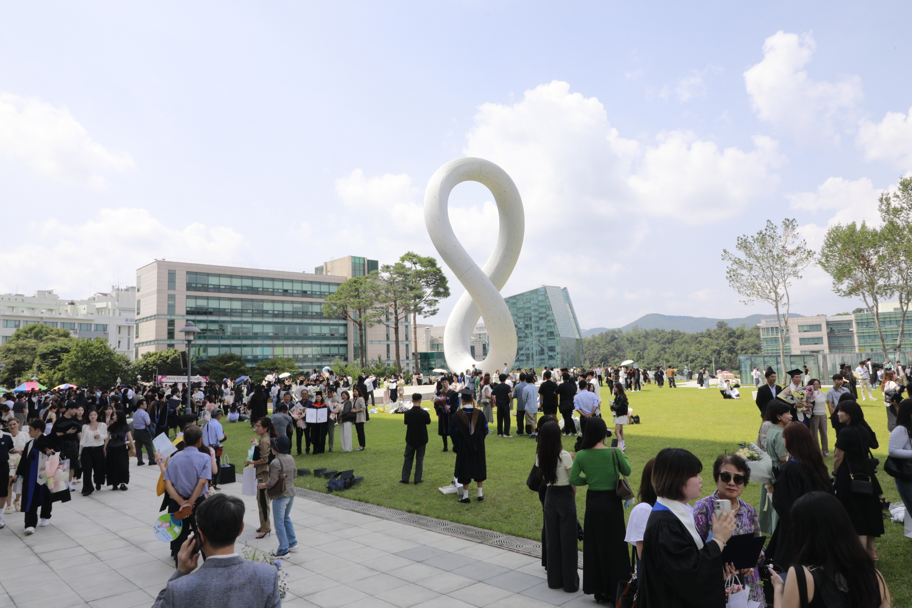 0250821_학위수여식 (502).JPG 첨부 이미지